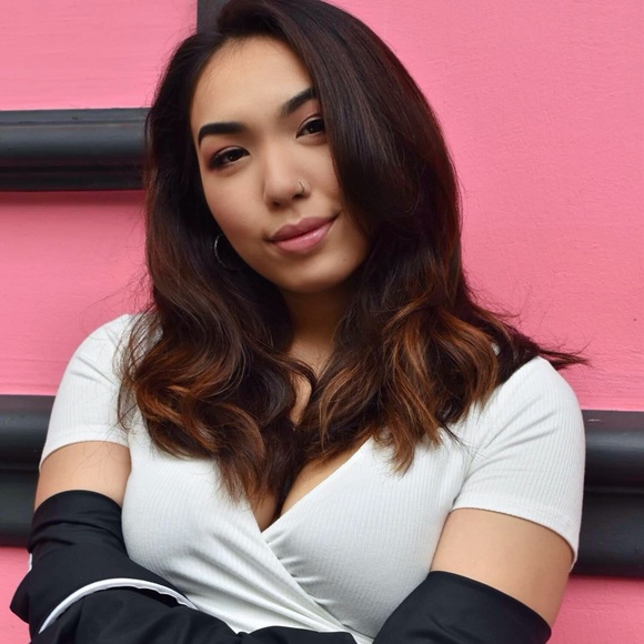 Meet your Posher, Naiomi - Picture 1 of 3